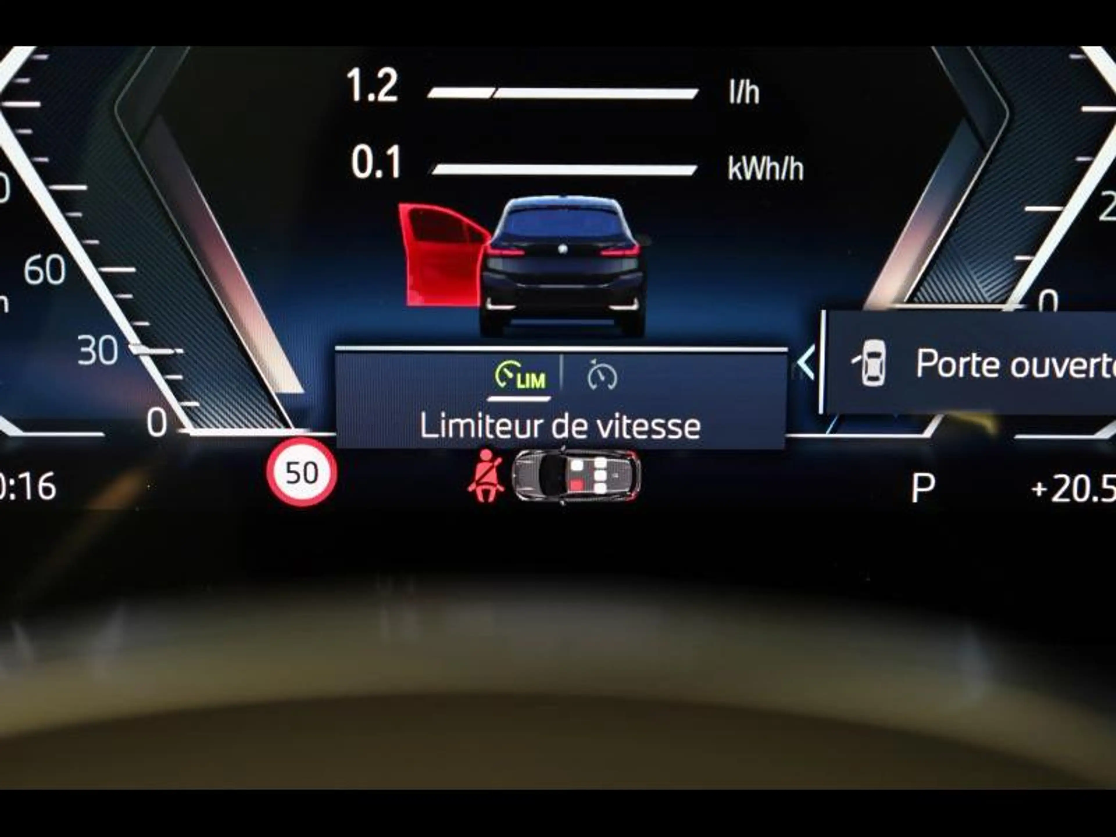 BMW 225 e xDrive Active Tourer — photo 14