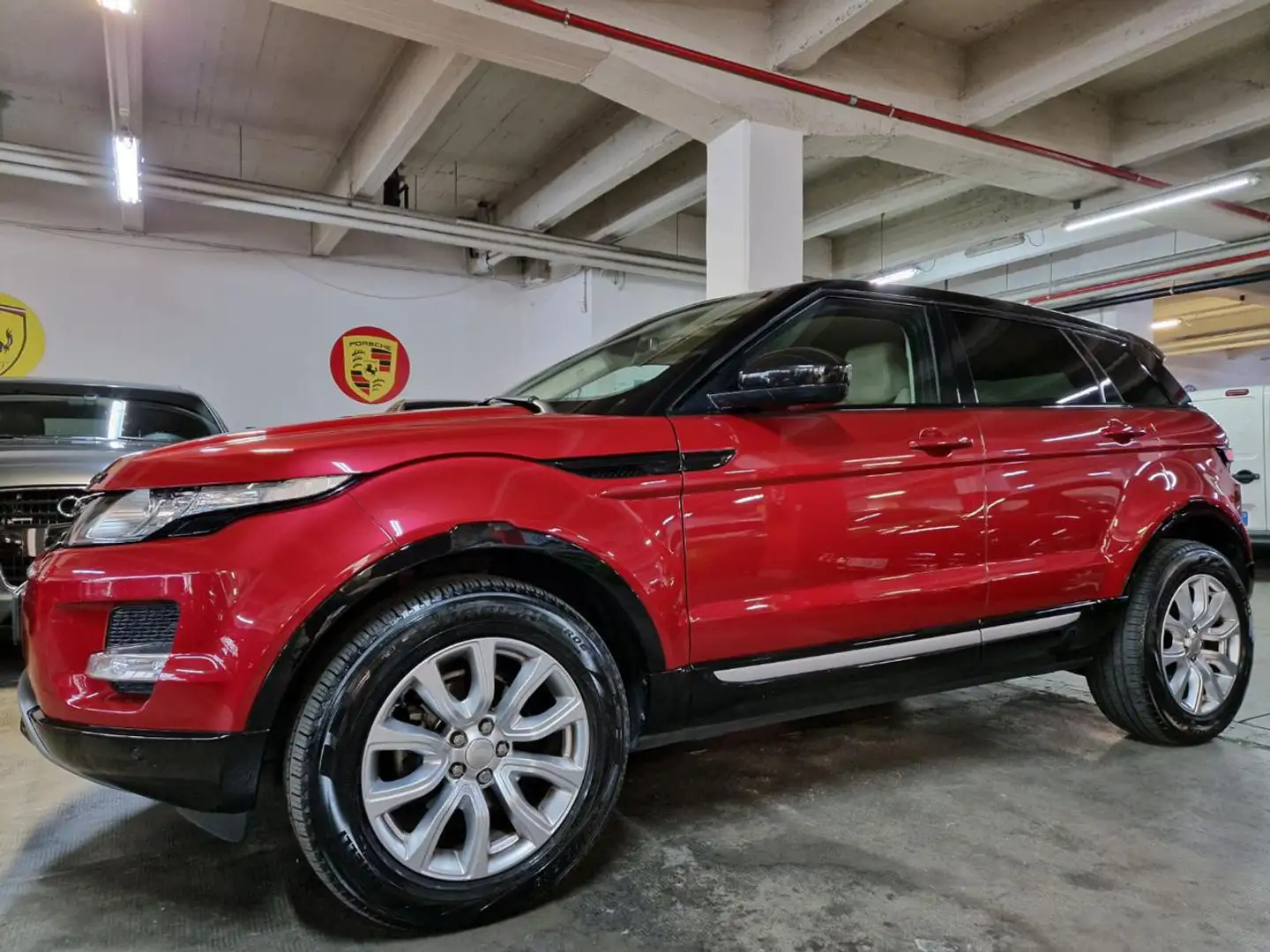 Land Rover Range Rover Evoque 2200 TD4 CV.150 NAVI+PELLE+18'+ TELECAM+AWD Rouge - 1