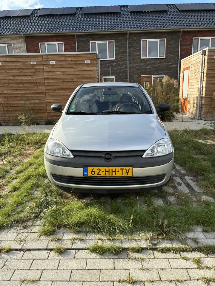 Opel Corsa 1.2-16V Comfort, foto 2