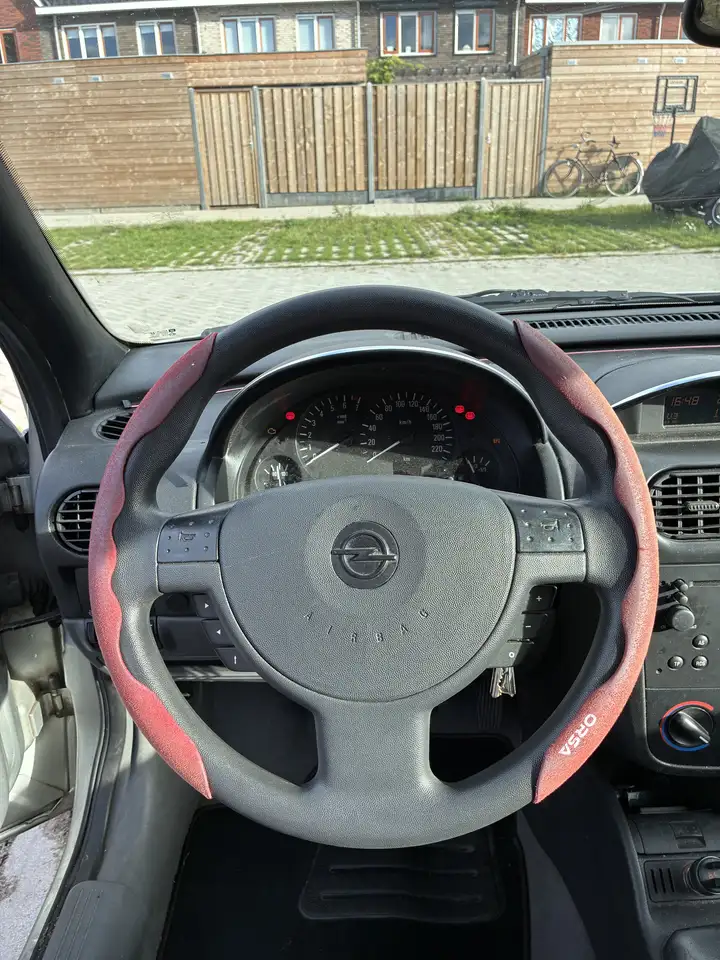 Opel Corsa 1.2-16V Comfort, foto 6