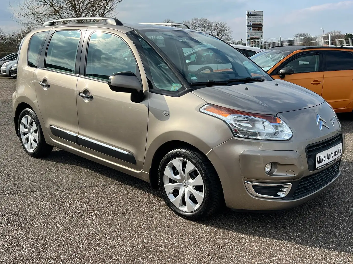 Citroen C3 Picasso Exclusive  TÜV 02/2026 Beige - 2