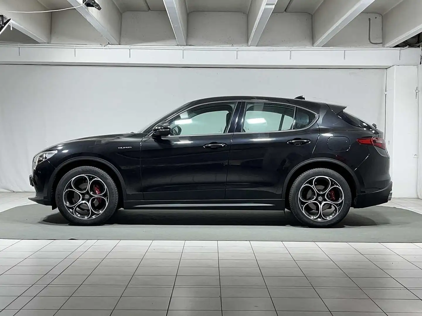 Alfa Romeo Stelvio 2.0 Turbo 200 CV AT8 Q4 Executive Negro - 2