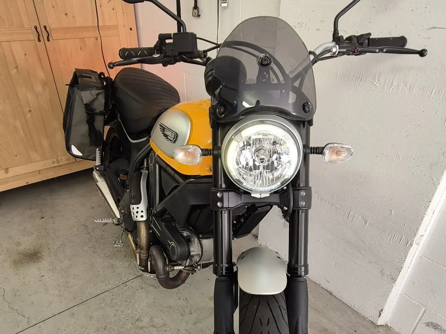 Ducati Scrambler Classic Giallo - 2