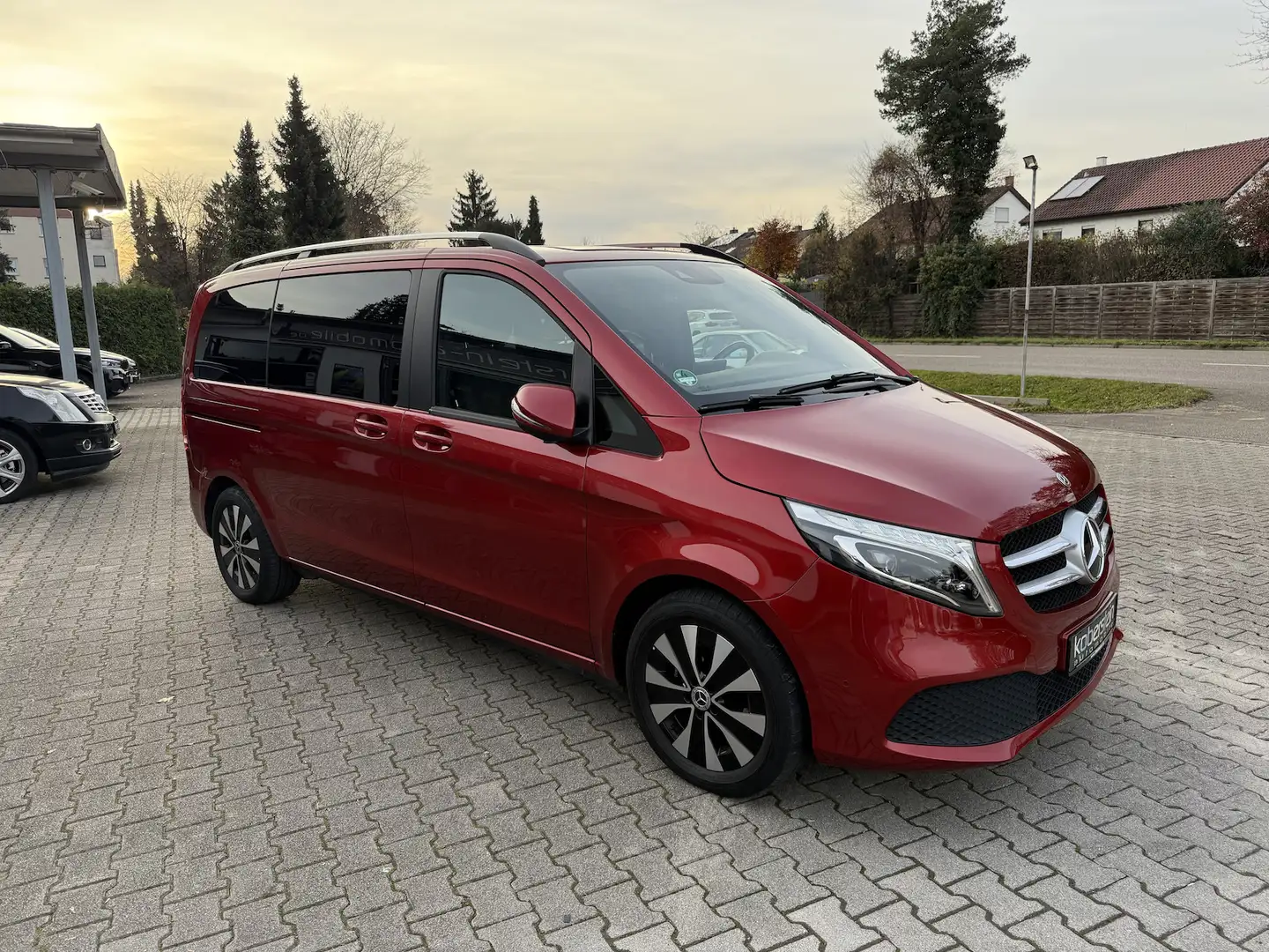 Mercedes-Benz V 220 d EDITION *LED NAVI STANDH AHK* Rot - 2