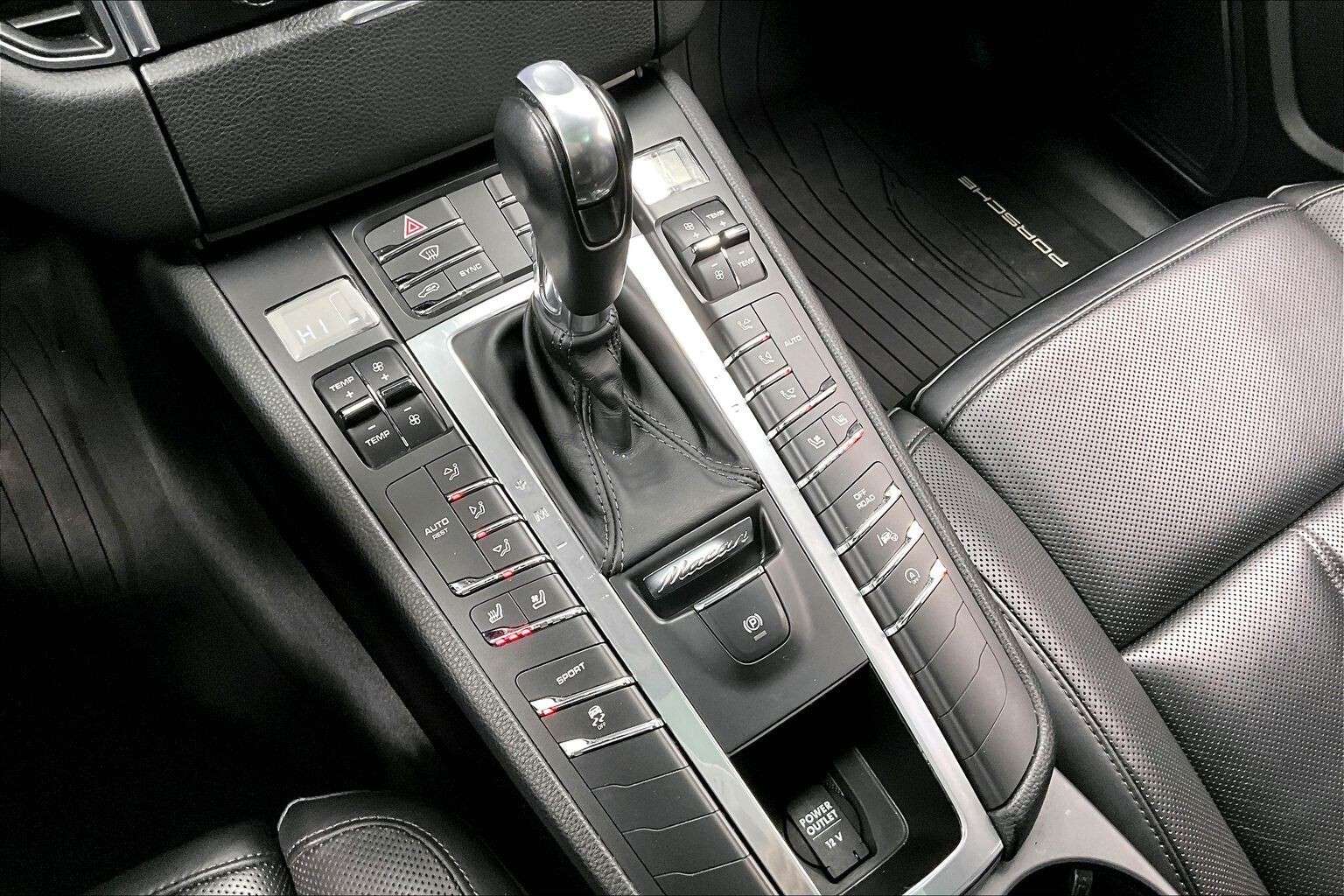 2018 Porsche Macan | No Accidents, One Owner, Full-210 Inspection! thumb 12
