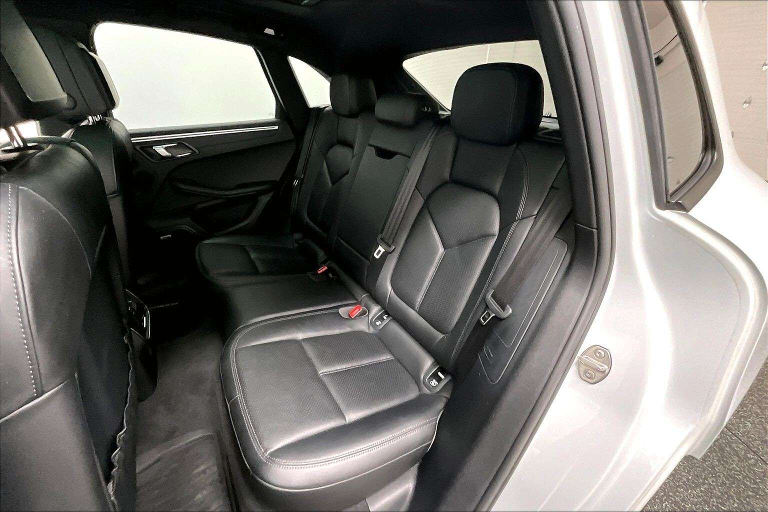 2018 Porsche Macan | No Accidents, One Owner, Full-210 Inspection! thumb 14