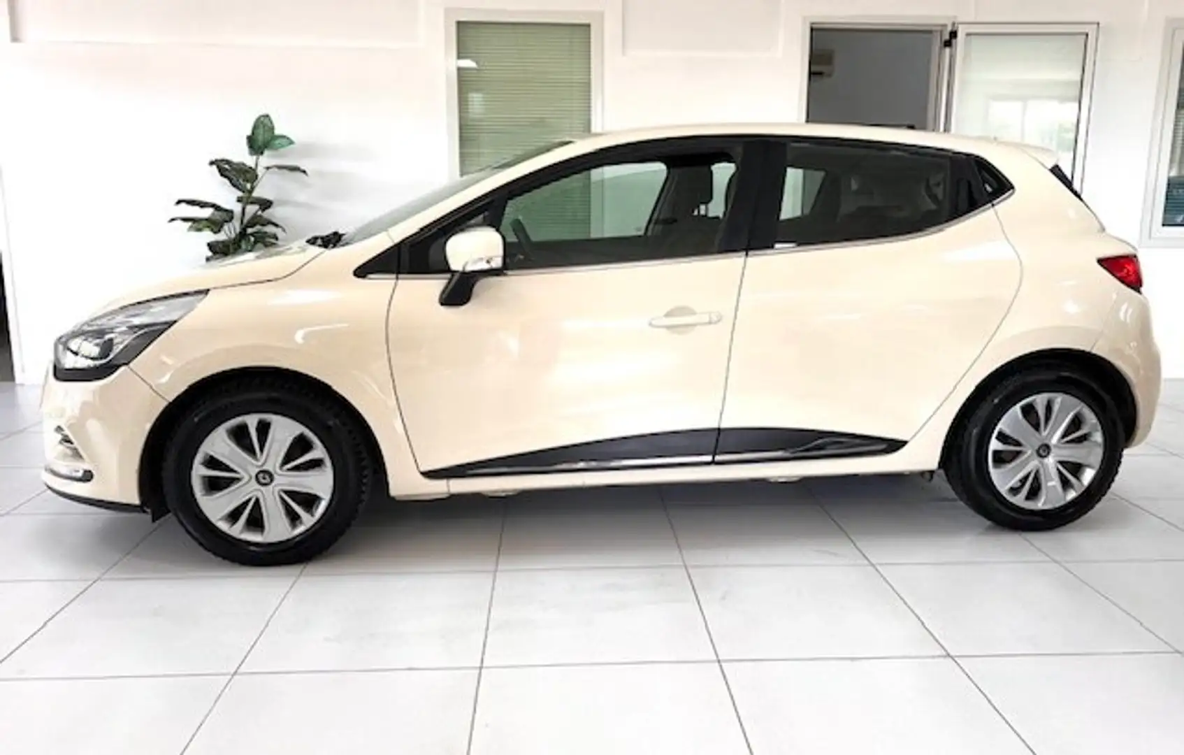 Renault Clio 1.5 DCI BUSINESS 75CV N1 Beige - 2