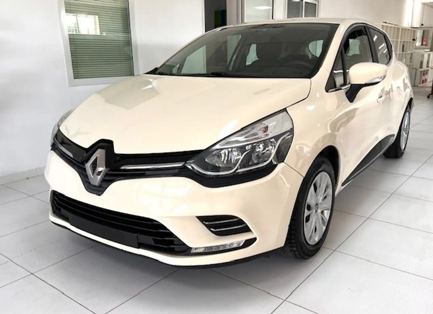 Renault Clio 1.5 DCI BUSINESS 75CV N1 Beige - 1