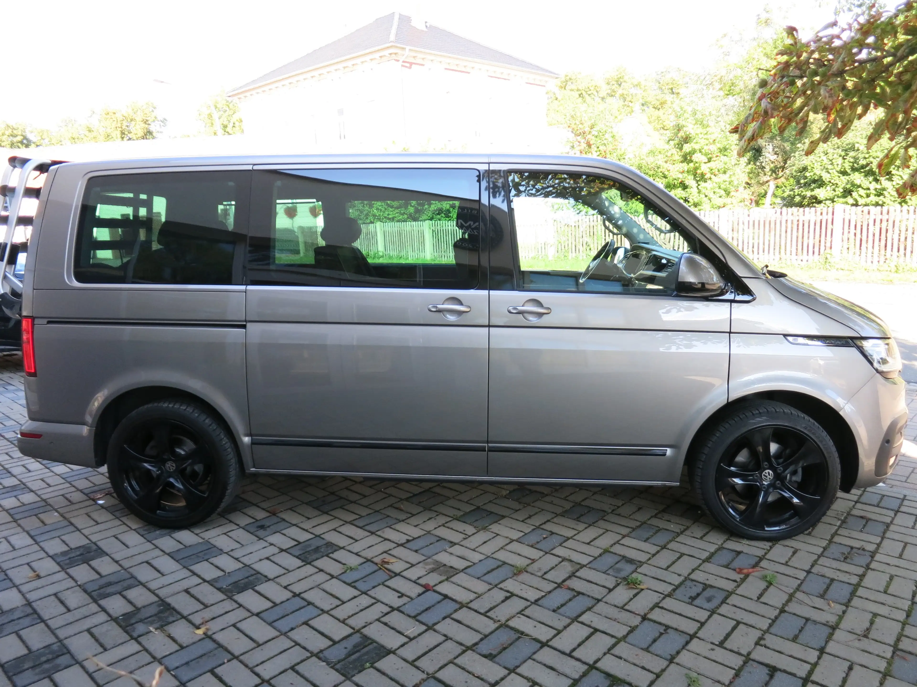 Volkswagen T6.1 Multivan Multivan Highline FWD LED STANDHEIZUNG DAB — photo 4