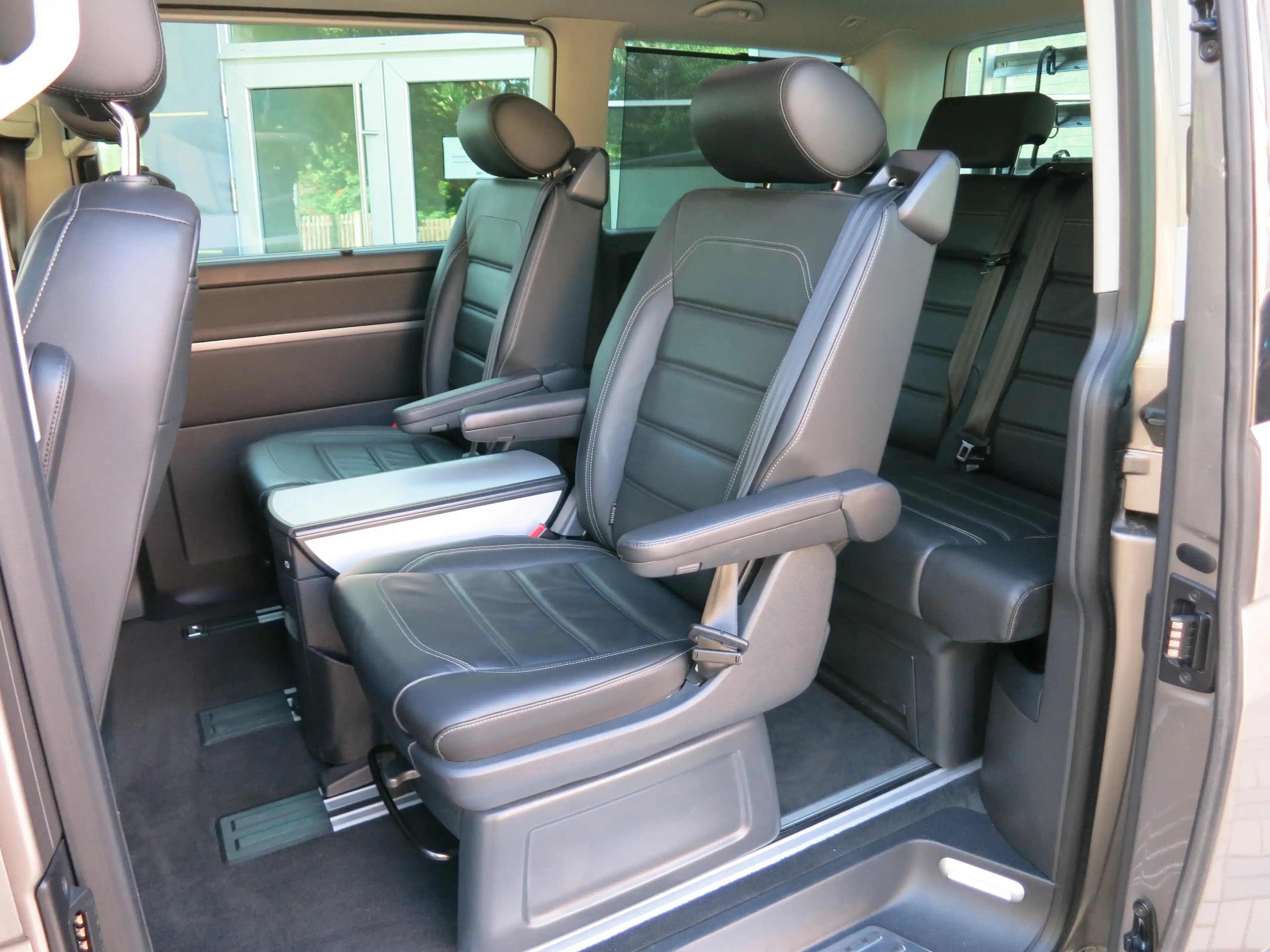 Volkswagen T6.1 Multivan Multivan Highline FWD LED STANDHEIZUNG DAB — photo 11