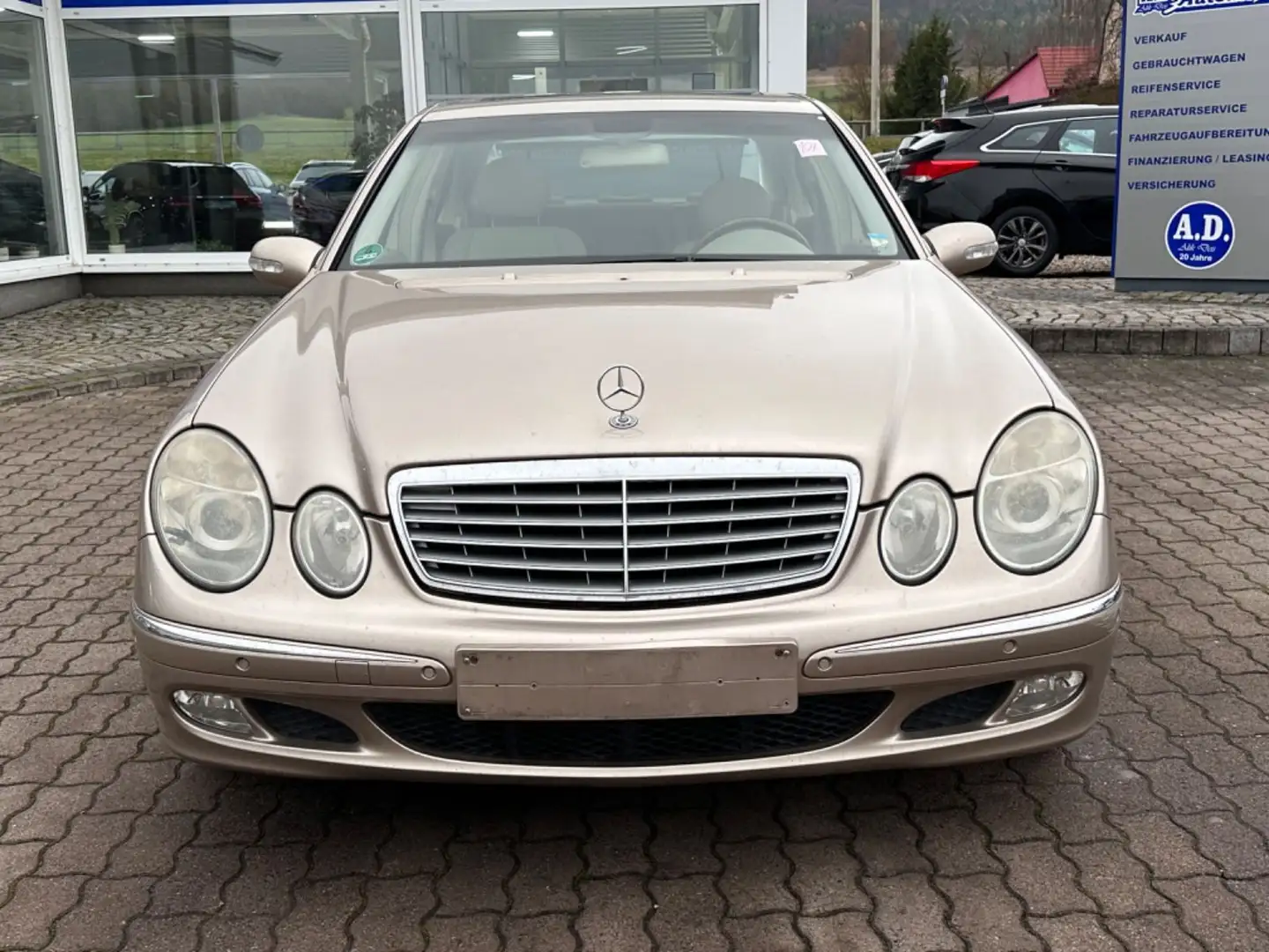 Mercedes-Benz E 240 E Limousine /Schiebedach/Harman-Kardon Beige - 2