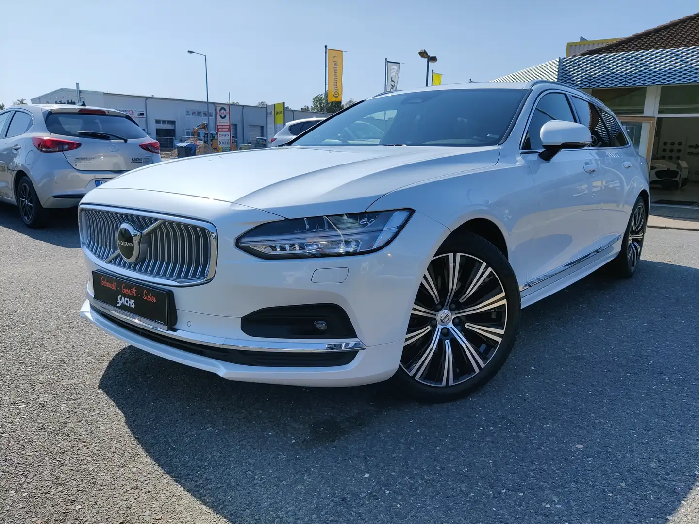 Volvo V90 B4 Diesel Plus Bright Automatik LED AHK Weiß - 1