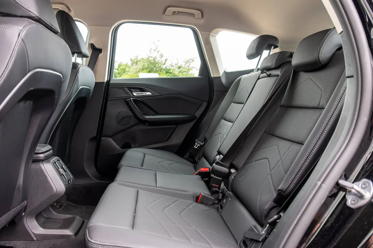 BMW X1 sDrive18i Comme neuve Cuir Caméra GARANTIE BMW, миниатюра 9