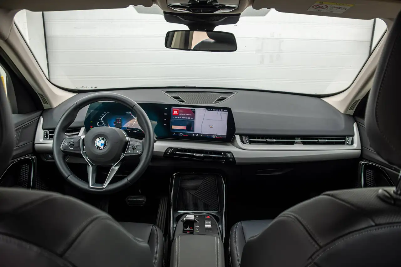 BMW X1 sDrive18i Comme neuve Cuir Caméra GARANTIE BMW, миниатюра 7