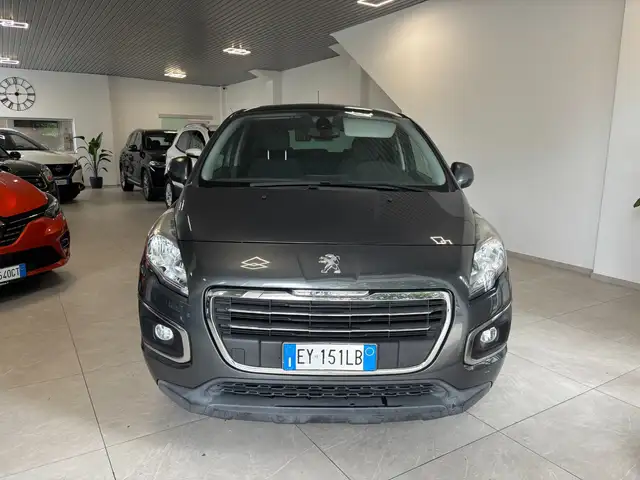 Peugeot 3008 view 2