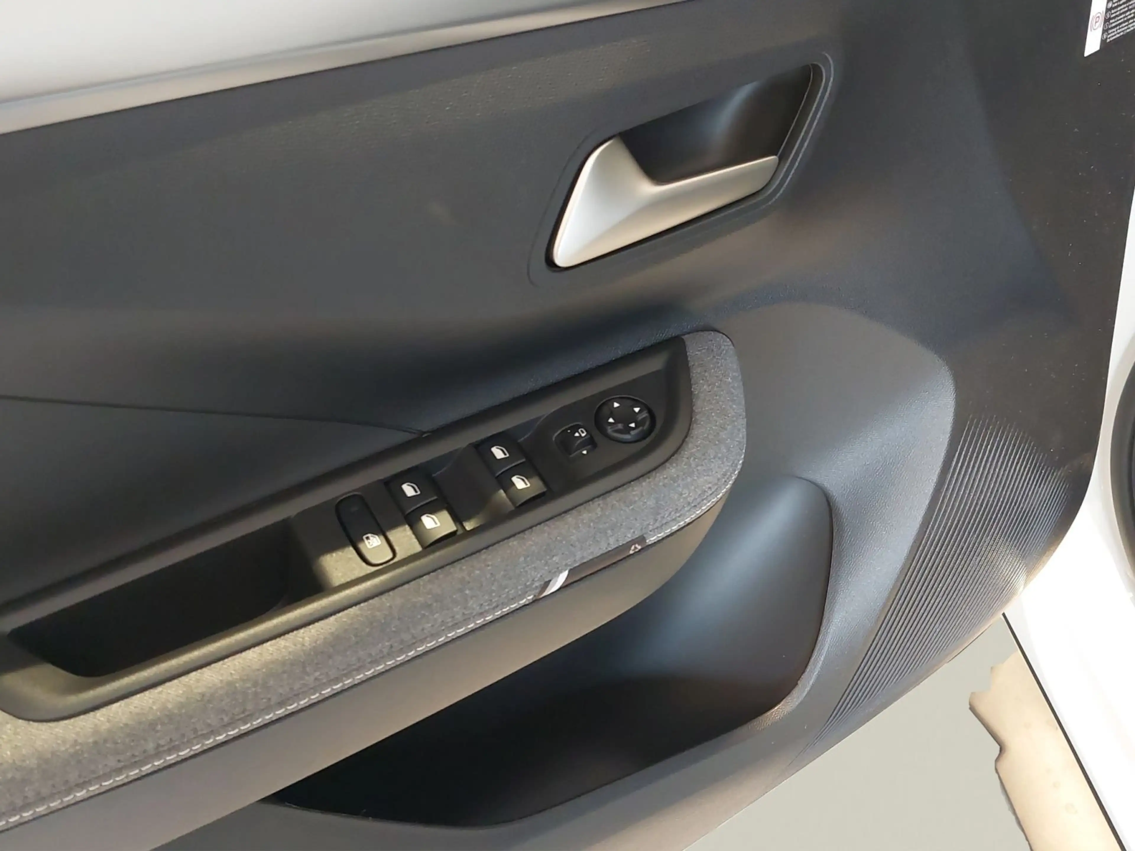 Opel Frontera Ultimate, Hybrid 107kW (145 PS) — photo 12