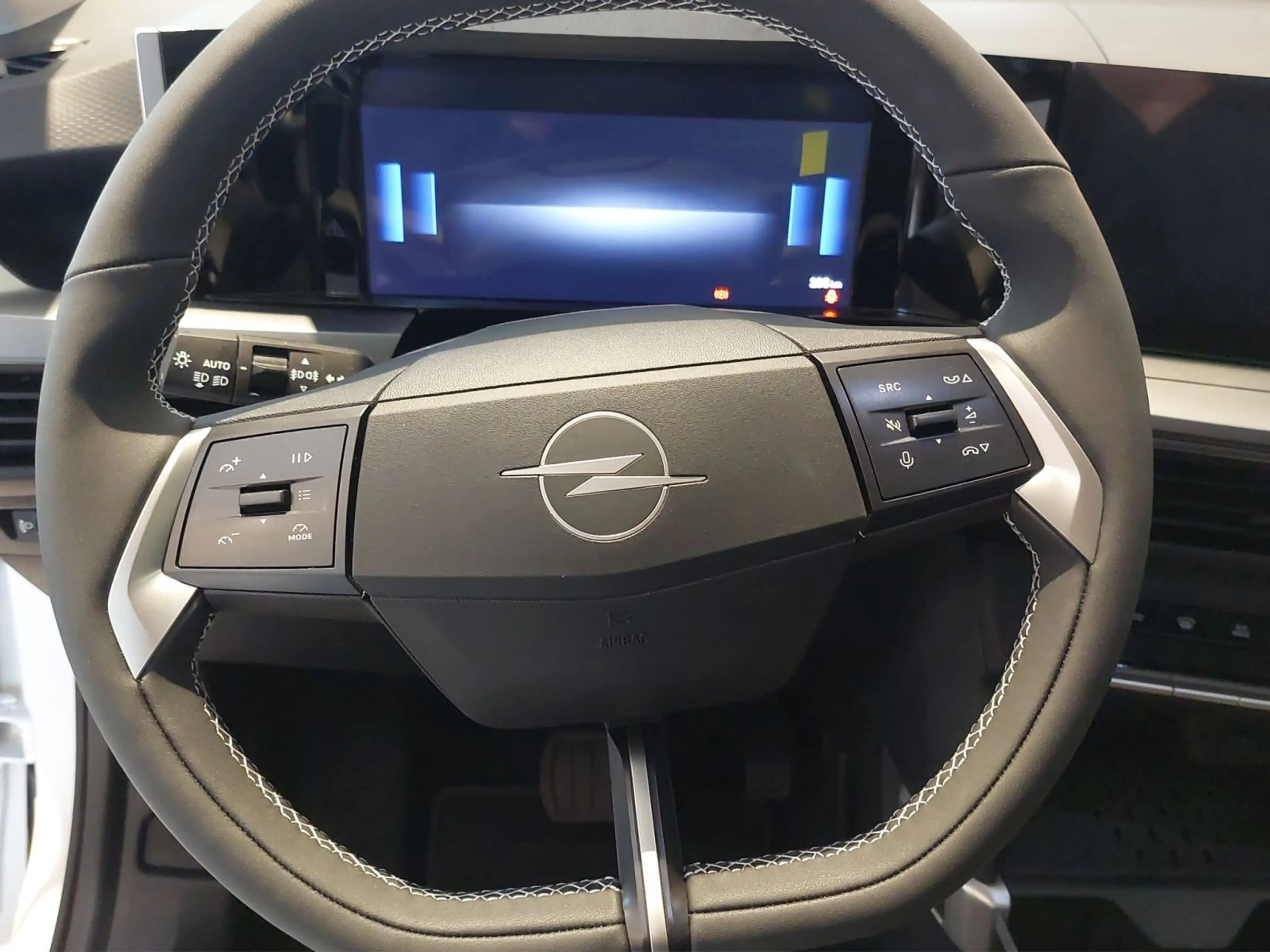 Opel Frontera Ultimate, Hybrid 107kW (145 PS) — photo 10