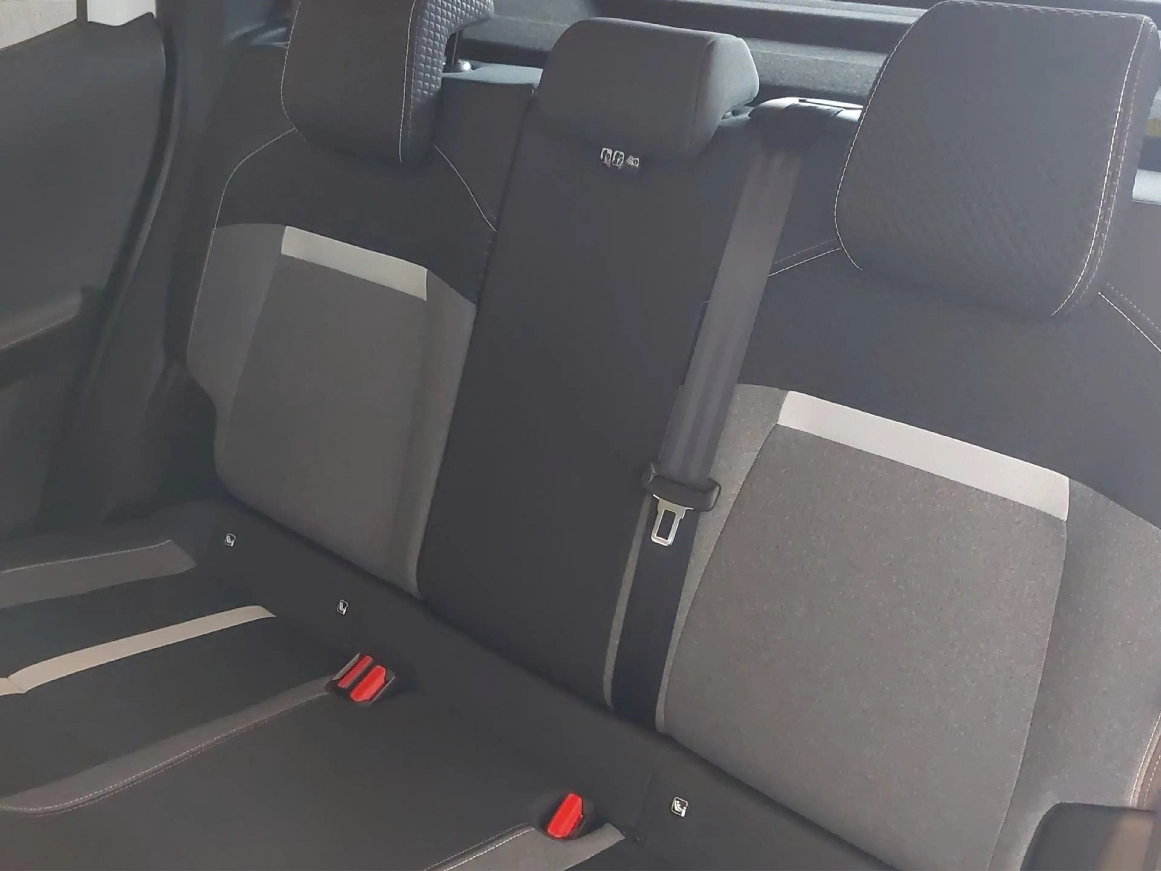 Opel Frontera Ultimate, Hybrid 107kW (145 PS) — photo 13
