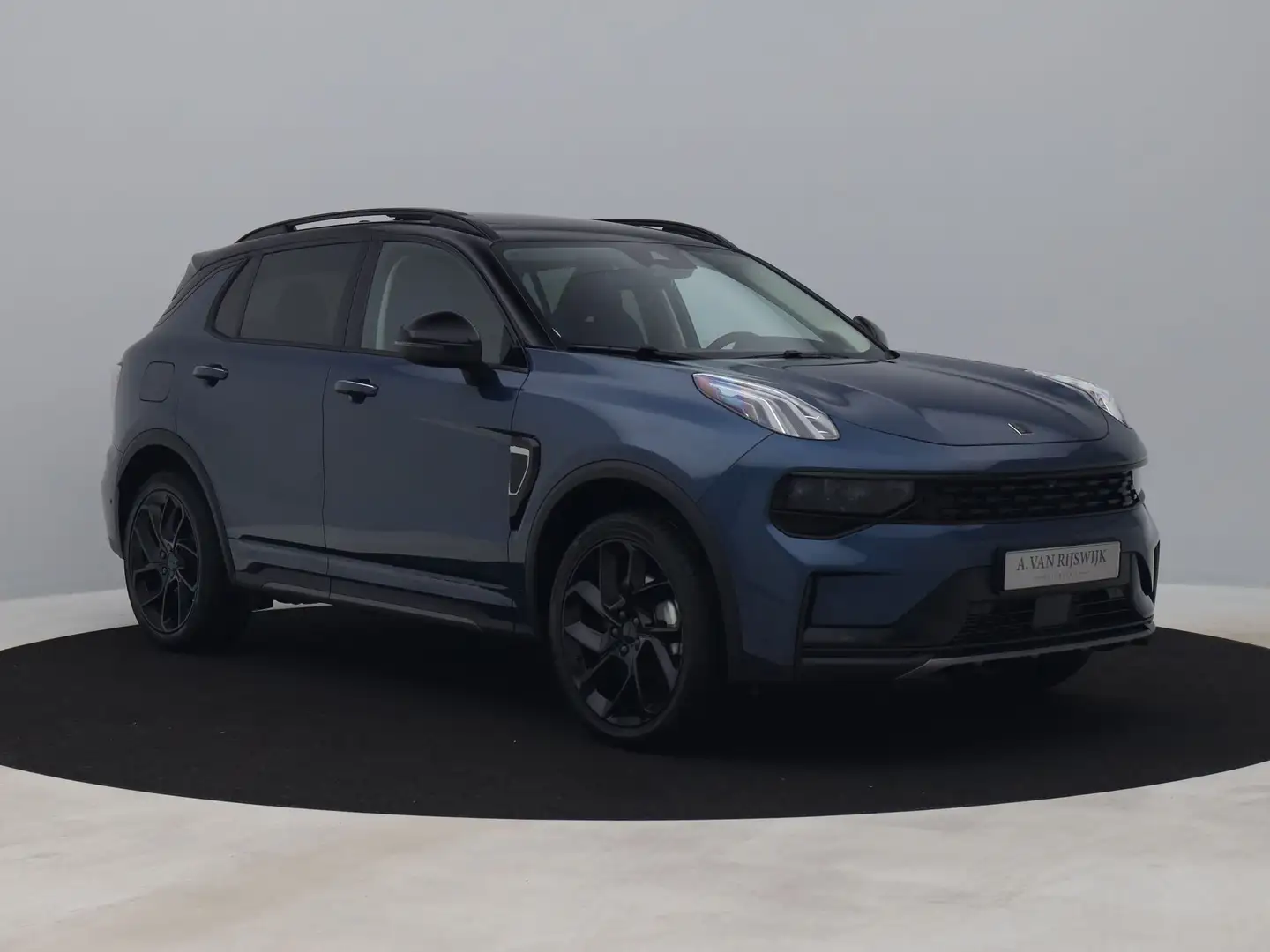 Lynk & Co 01 1.5 Plug-in Hybrid | 360° | BLACK Blauw - 2