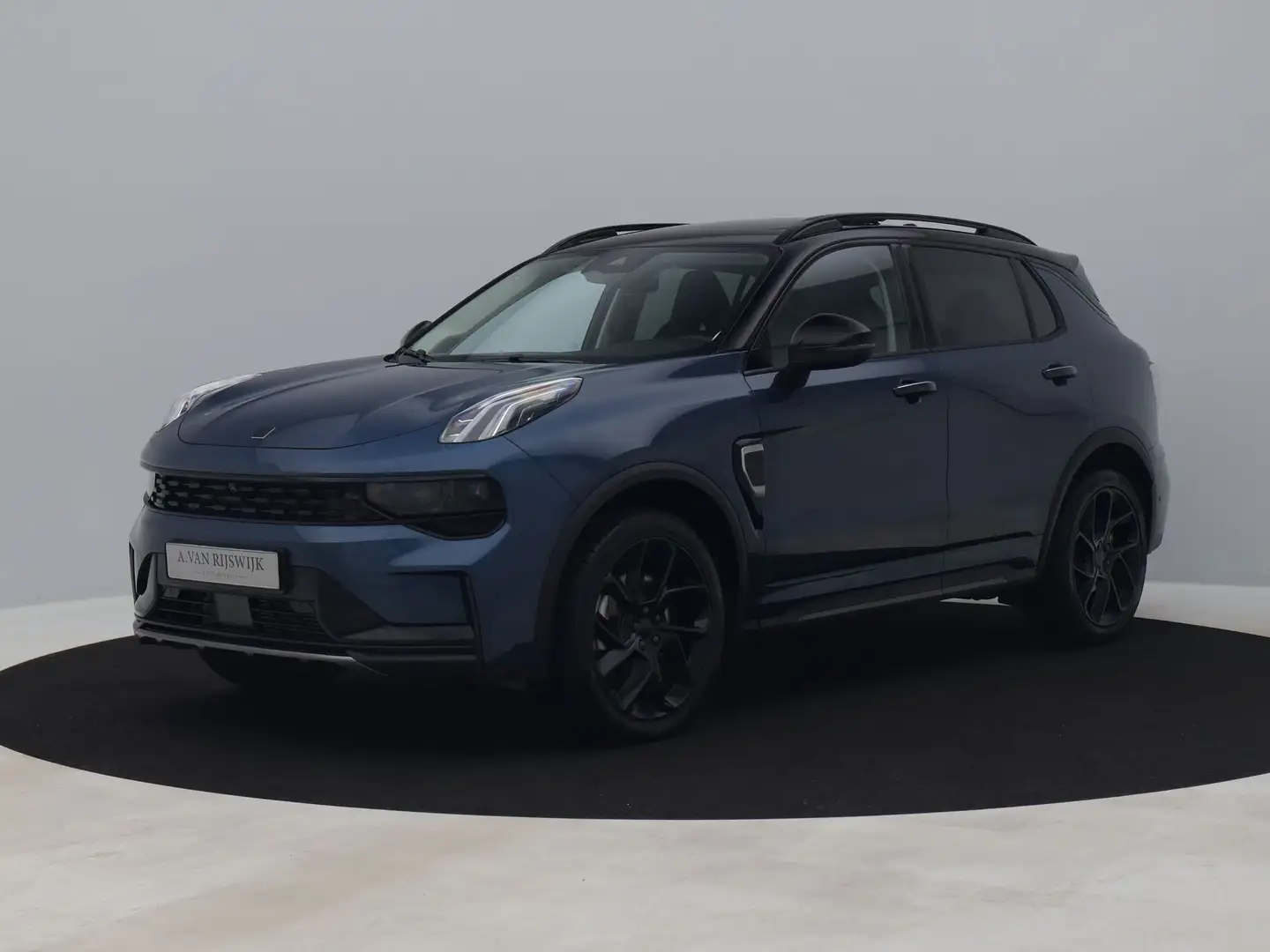 Lynk & Co 01 1.5 Plug-in Hybrid | 360° | BLACK Blauw - 1