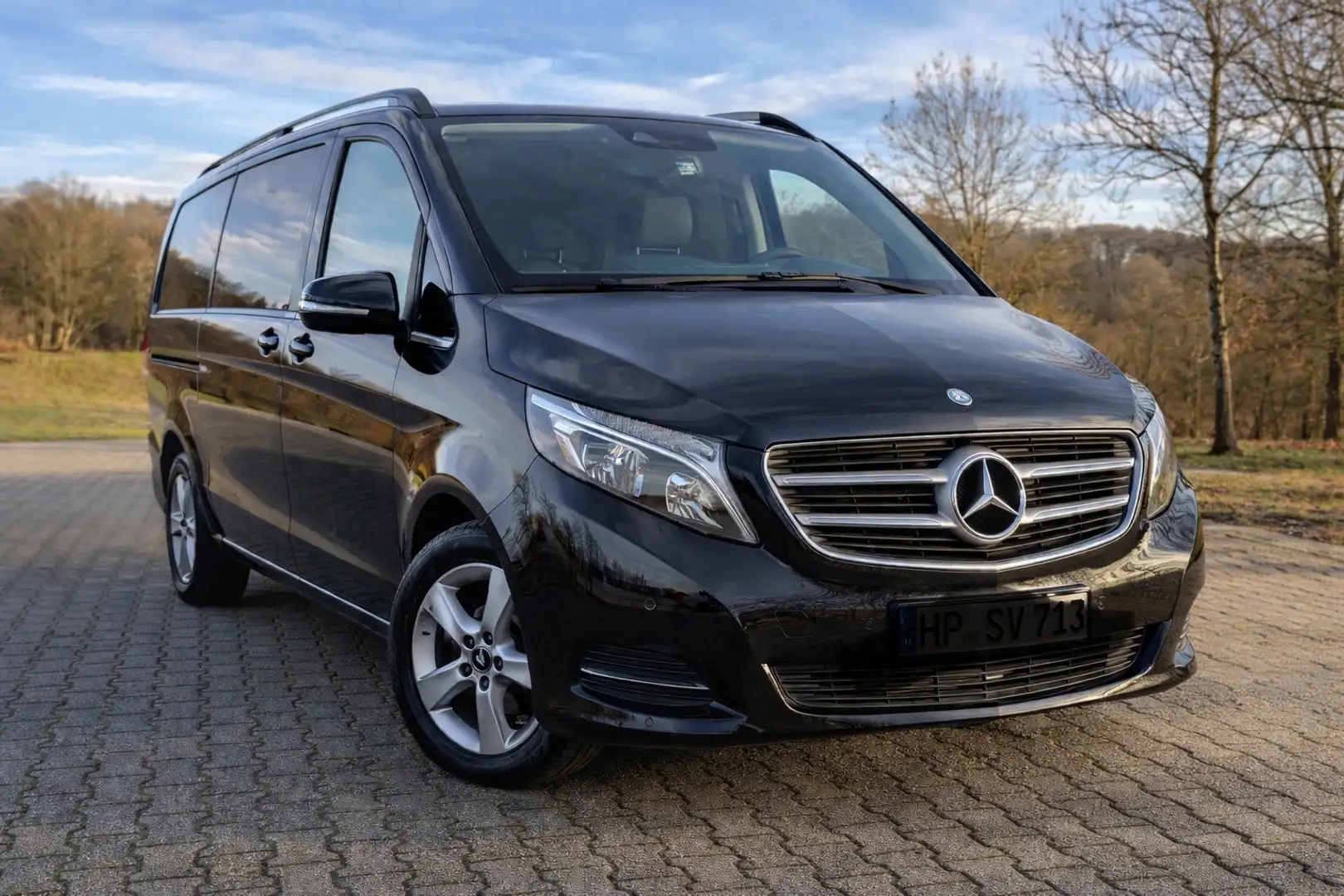 Mercedes-Benz V 220 250 CDI/BT/d EDITION lang (447.813) Schwarz - 1