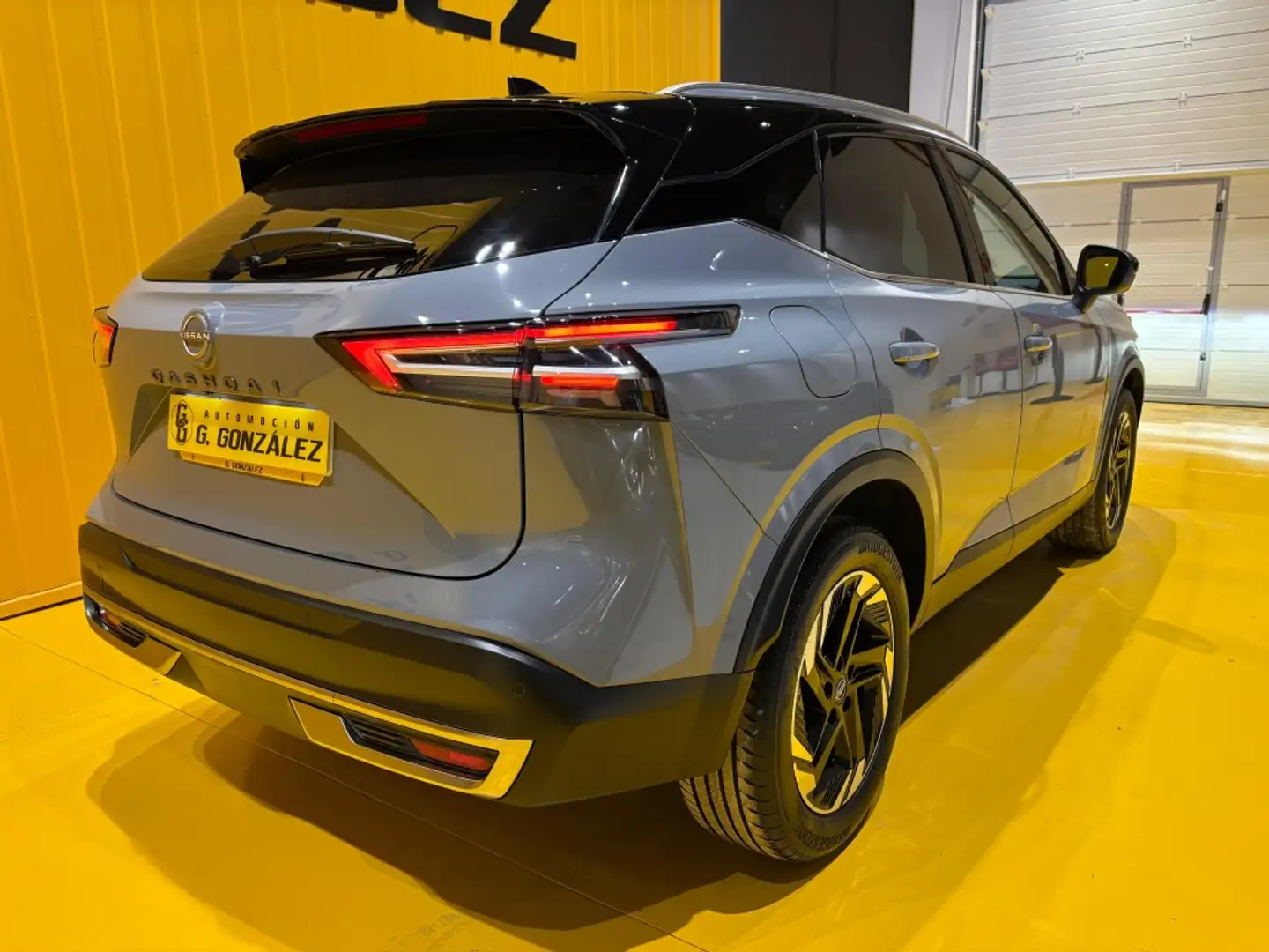 Nissan Qashqai 1.3 DIG-T mHEV 12V N-Connecta 4x2 103kW Gris - 2