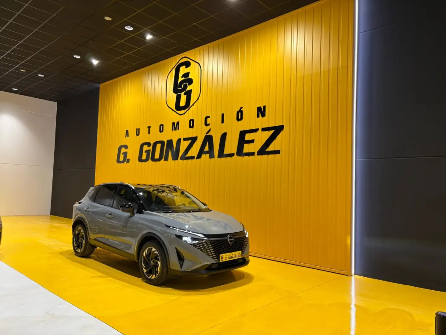 Nissan Qashqai 1.3 DIG-T mHEV 12V N-Connecta 4x2 103kW Gris - 1