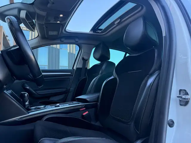 Renault Megane view 13