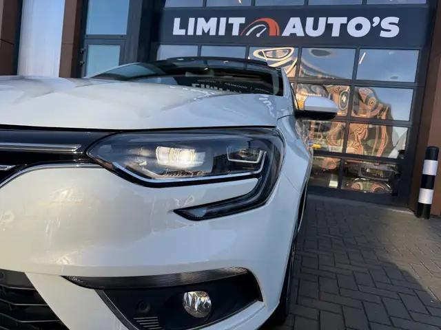 Renault Megane view 12