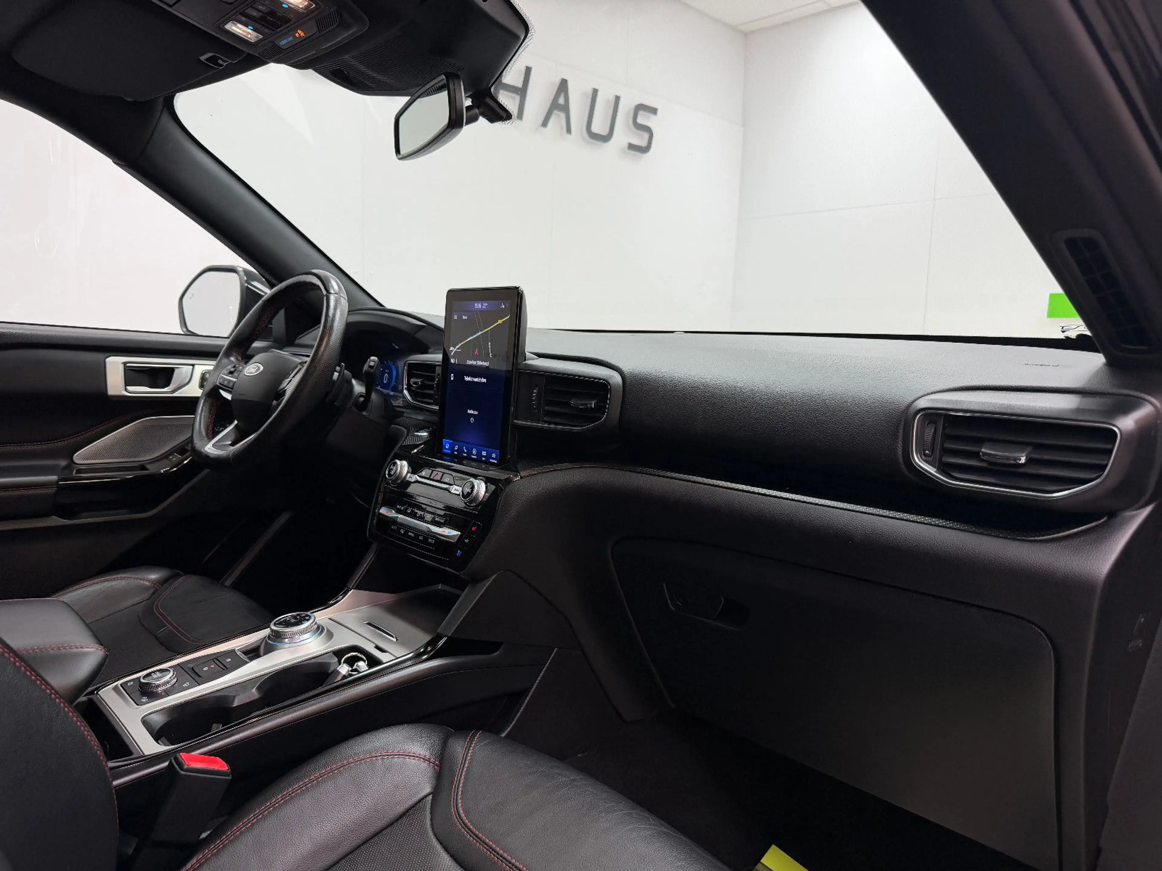 Ford Explorer ST-Line Plug-in-Hybrid 4x4 PANO/360°KAM — photo 10