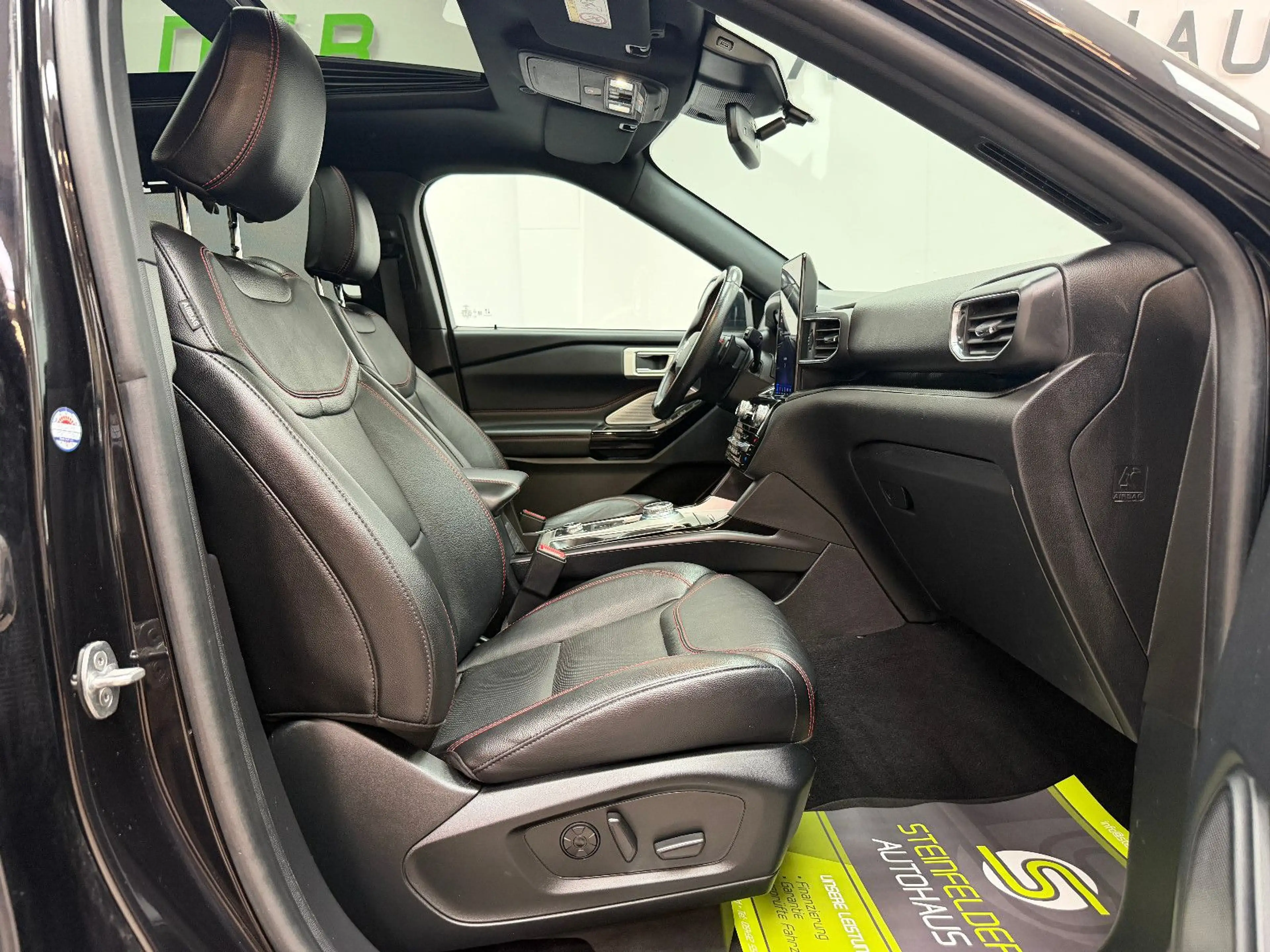 Ford Explorer ST-Line Plug-in-Hybrid 4x4 PANO/360°KAM — photo 12