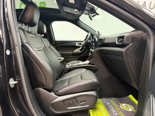 Ford Explorer view 12