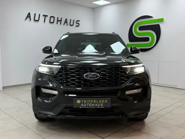Ford Explorer view 2