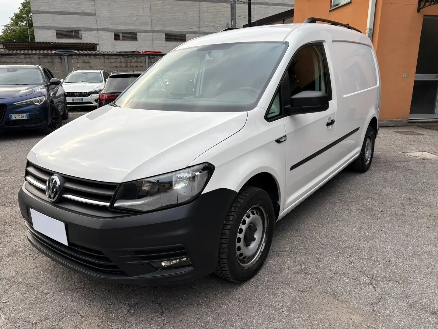 Volkswagen CADDY PASSO LUNGO DSG 102 CV - KM 100.000 Blanco - 1