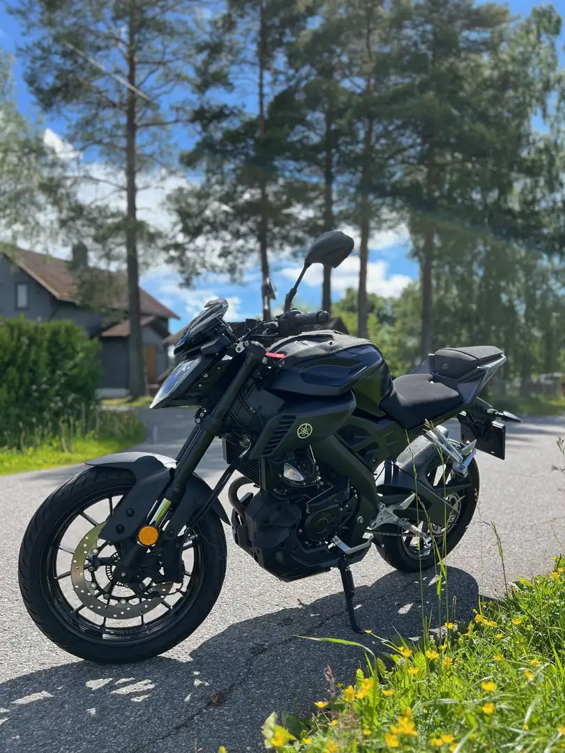 Yamaha MT-125 Fekete - 2