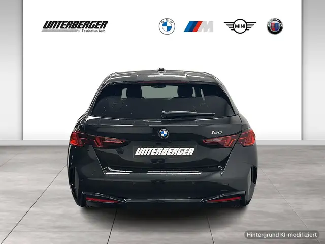 BMW 1 Series view 5