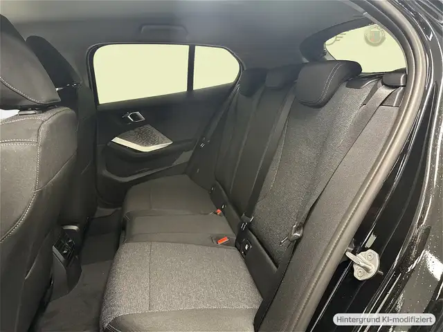 BMW 1 Series view 11