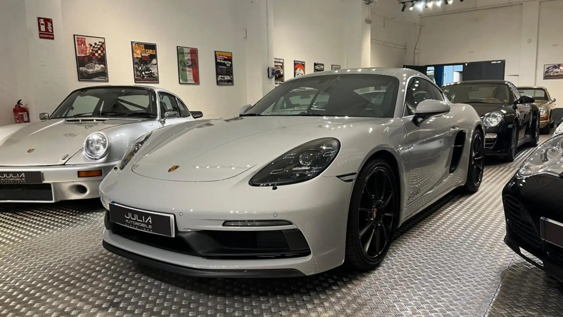 Porsche Cayman GTS 4.0 Gris - 2
