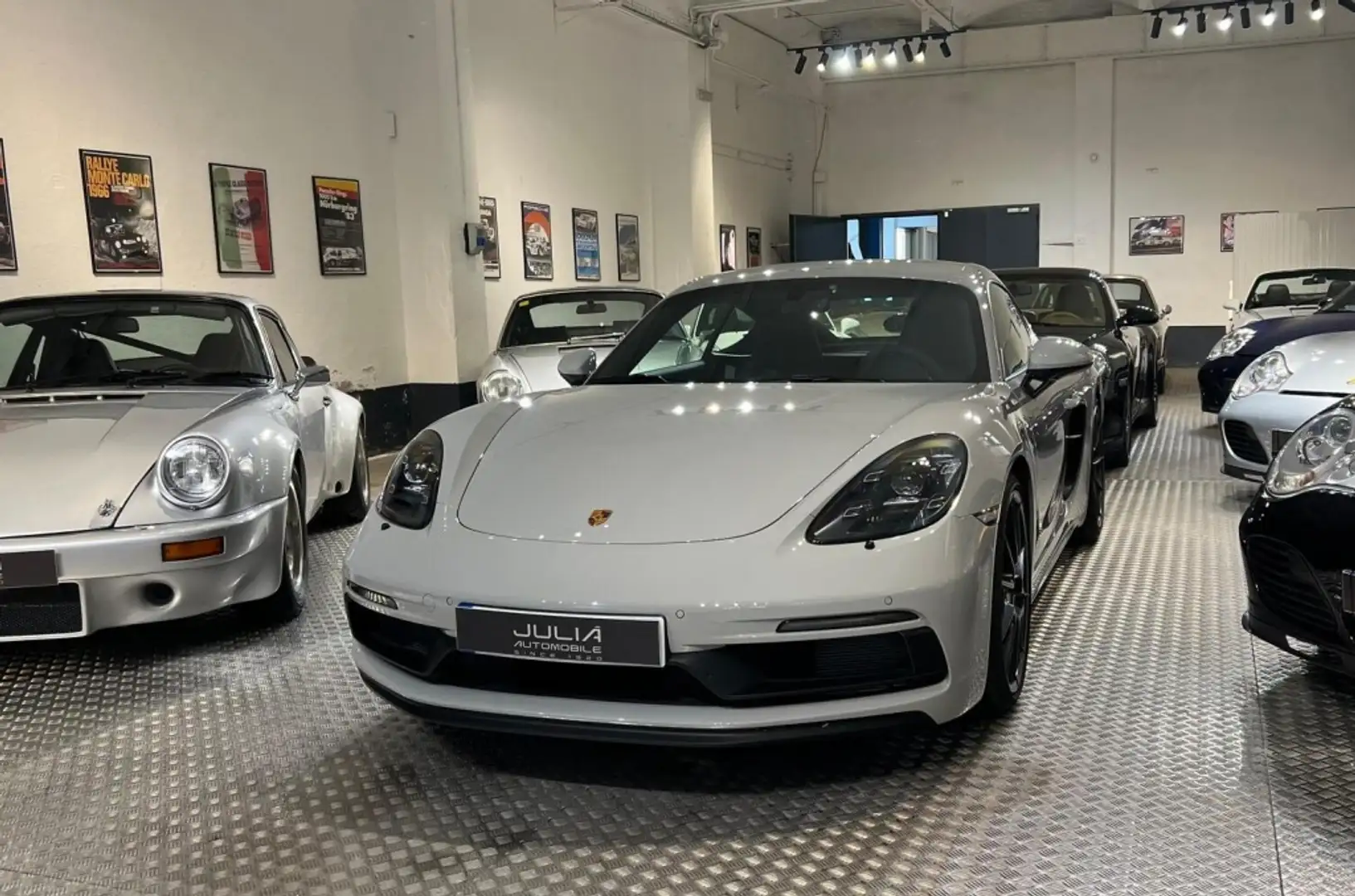 Porsche Cayman GTS 4.0 Gris - 1