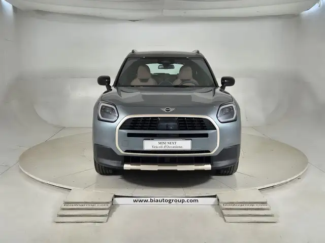 Mini Countryman view 3