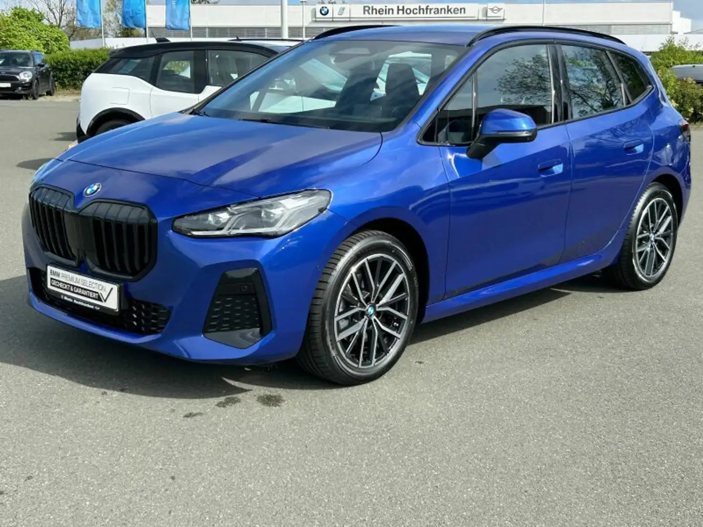 BMW 220 i Active Tourer M Sportpaket HUD H/K AHK 360° Blau - 2
