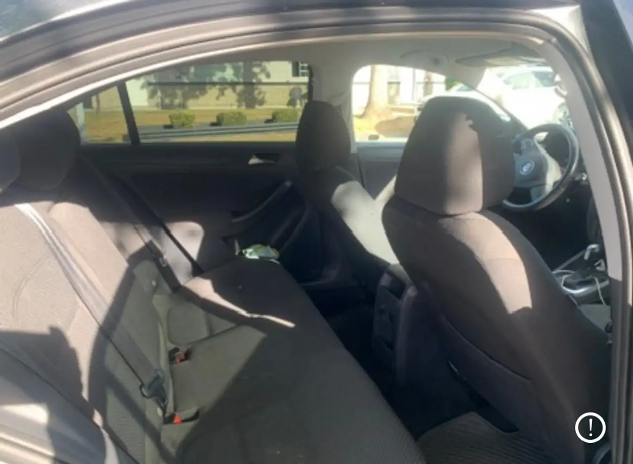 Volkswagen Jetta снимка Volkswagen Jetta