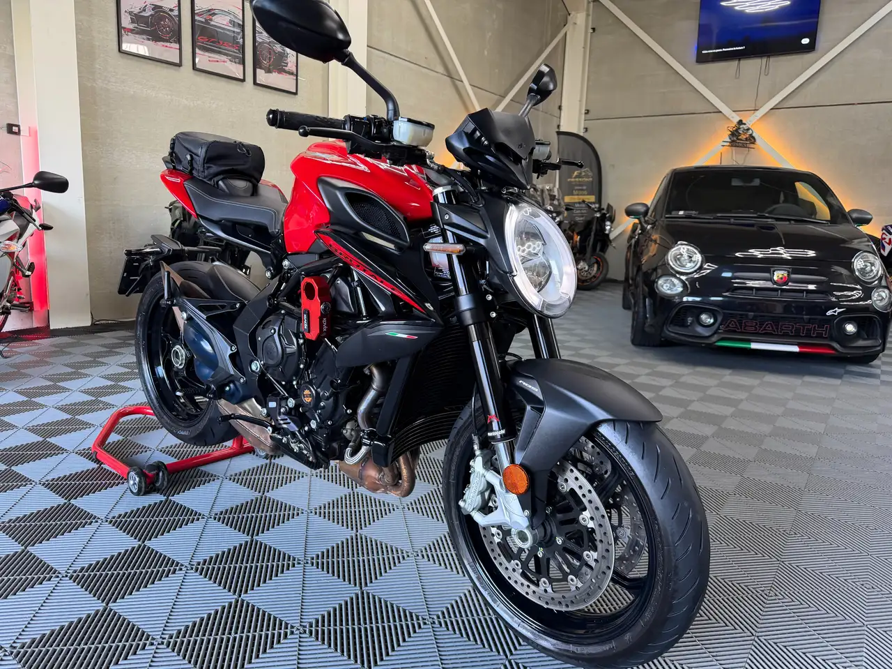 MV Agusta Brutale 800