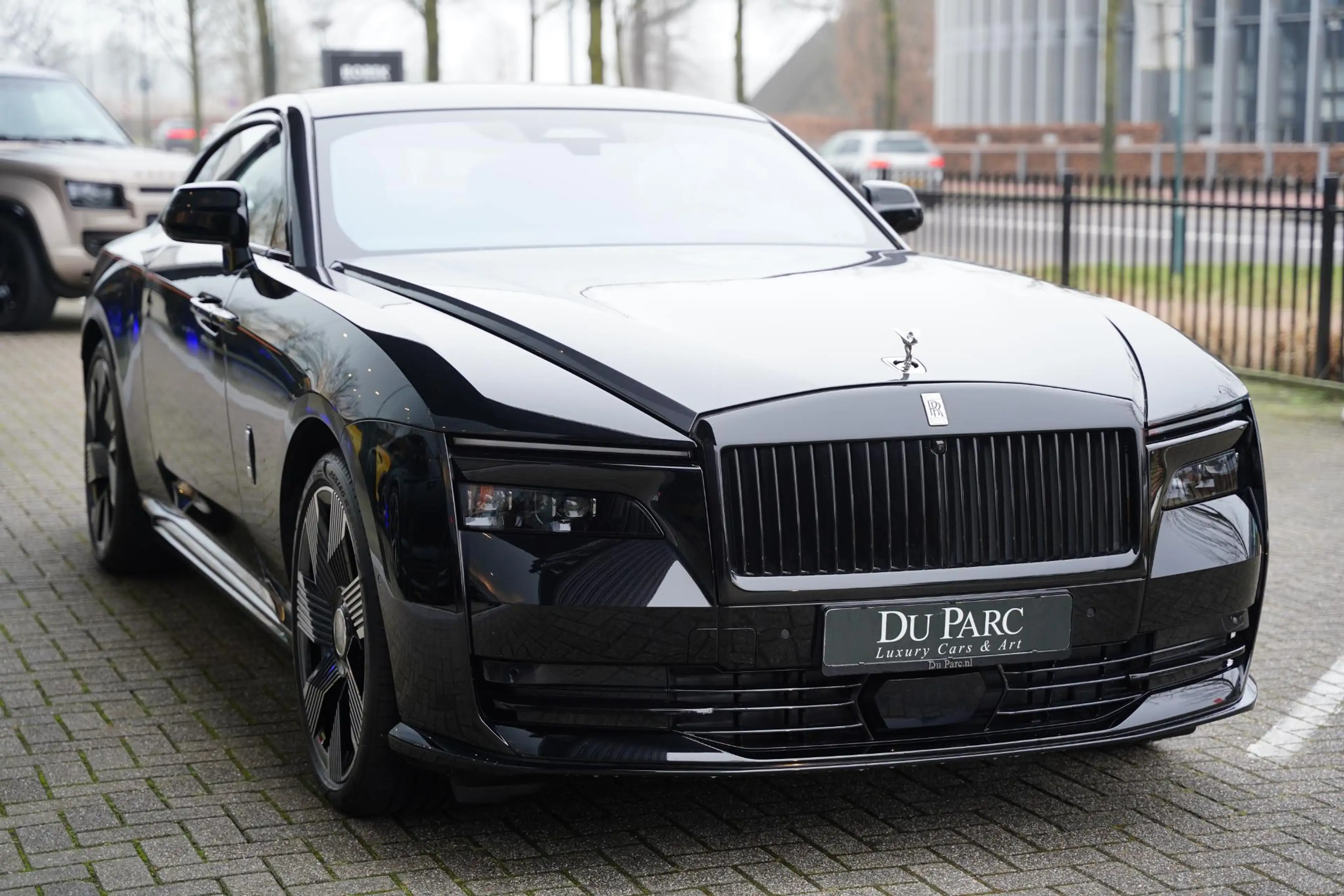 Rolls-Royce Spectre AWD / Two Tone Interior + Exterior — photo 32