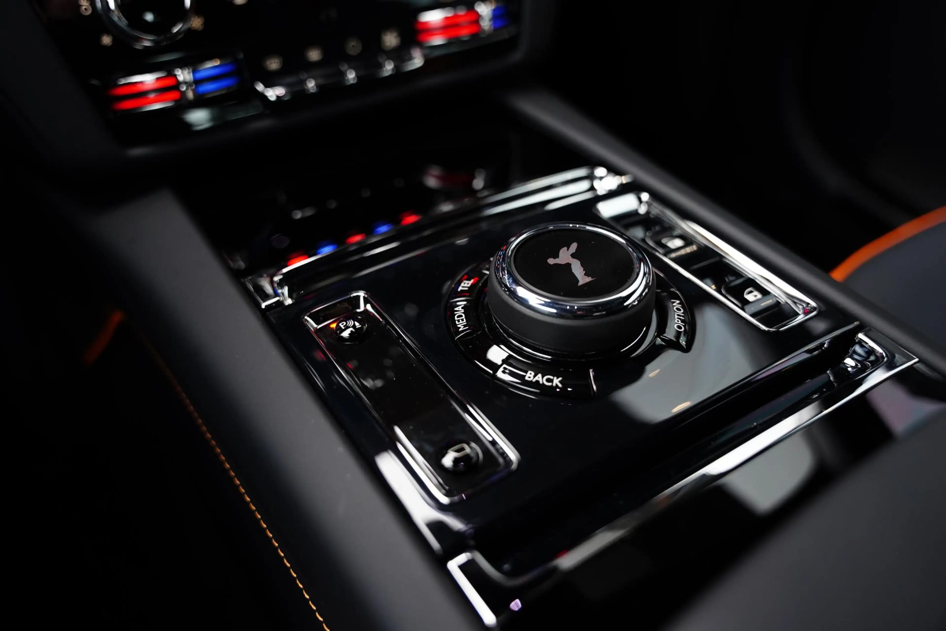 Rolls-Royce Spectre AWD / Two Tone Interior + Exterior — photo 16