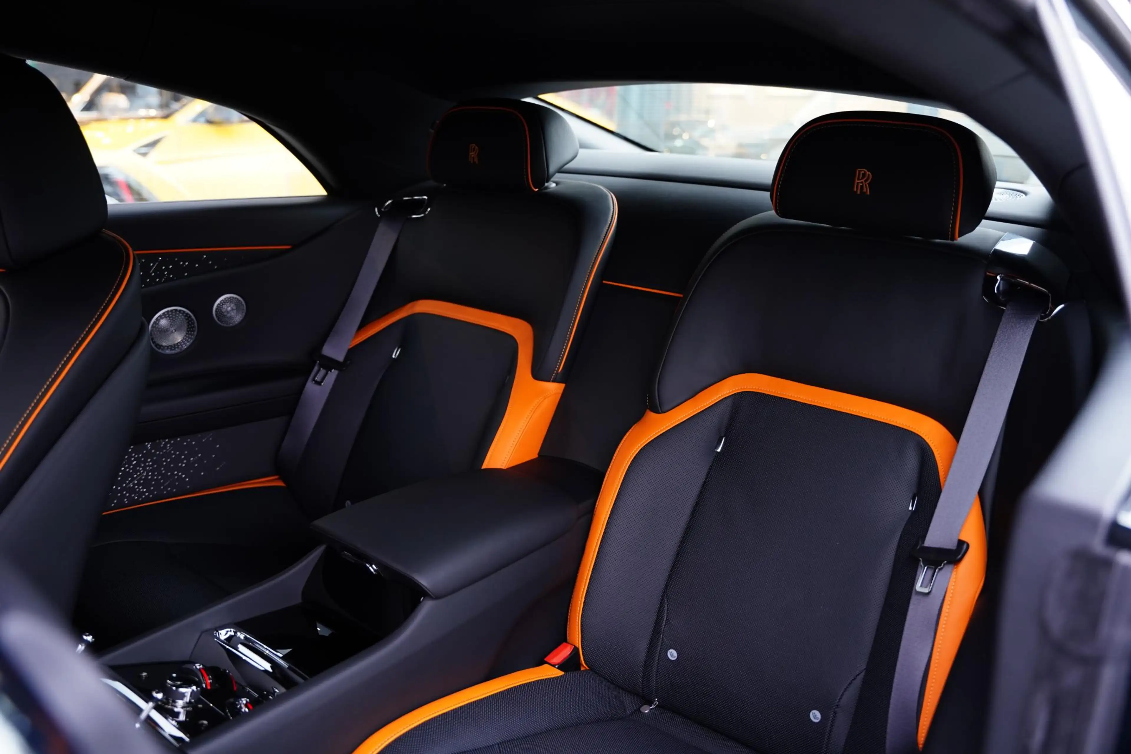 Rolls-Royce Spectre AWD / Two Tone Interior + Exterior — photo 8