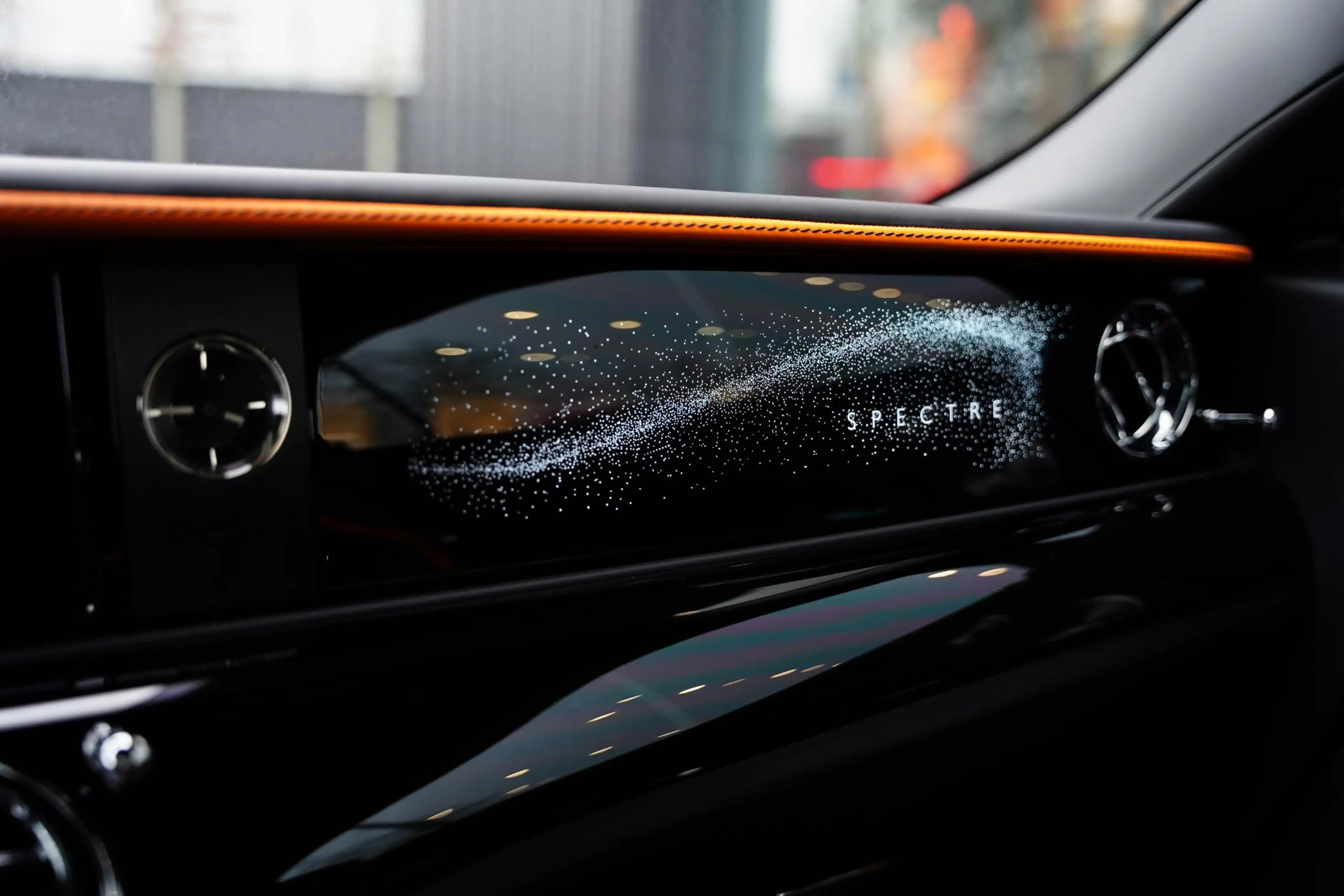 Rolls-Royce Spectre AWD / Two Tone Interior + Exterior — photo 17
