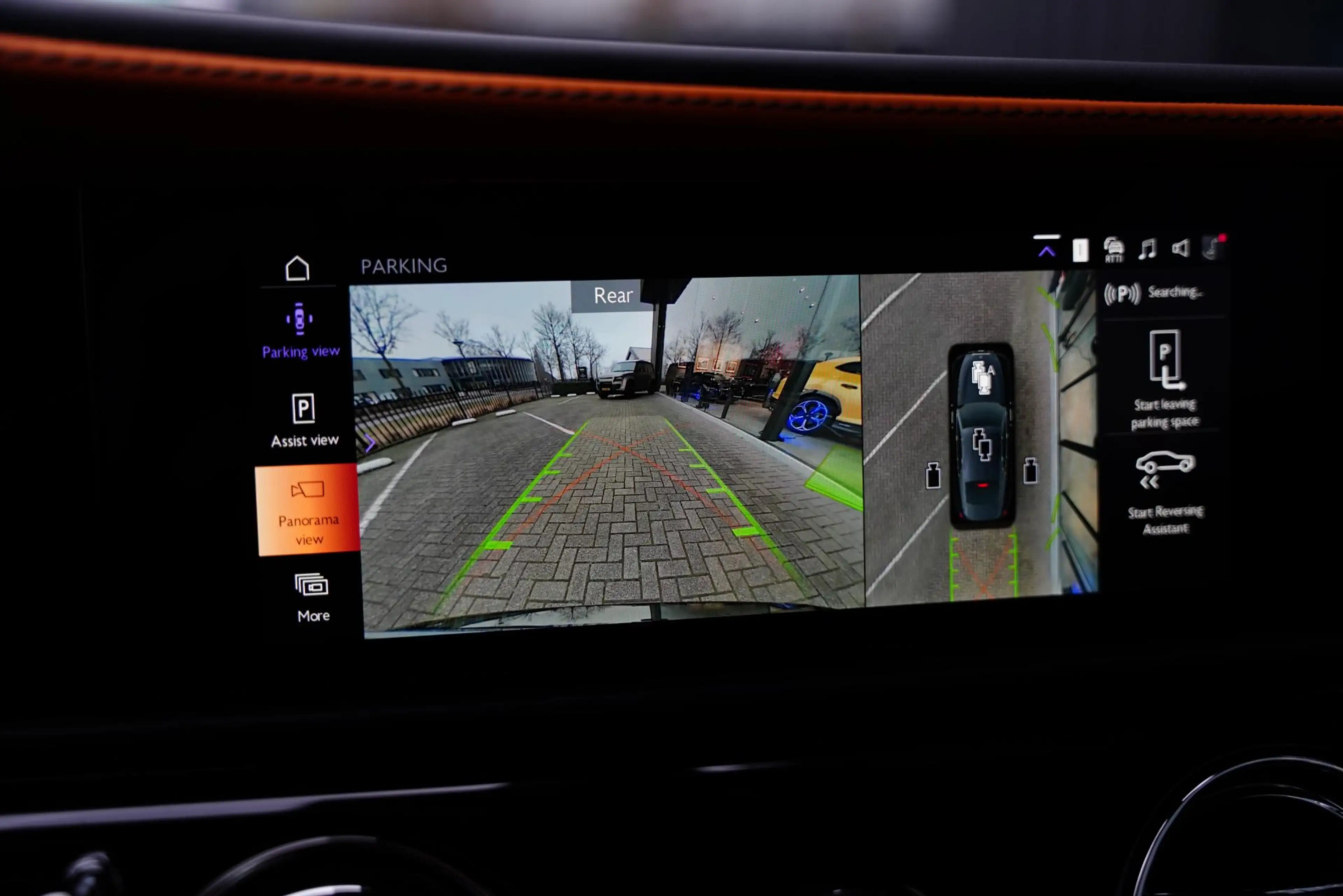 Rolls-Royce Spectre AWD / Two Tone Interior + Exterior — photo 12