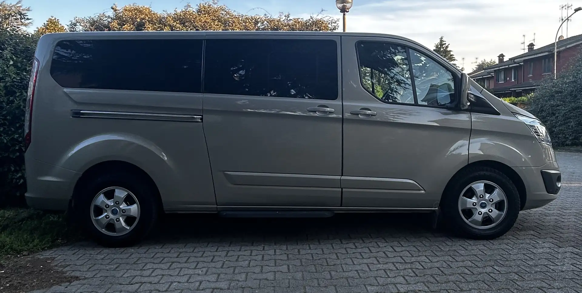Ford Tourneo Custom Titanium passo Lungo 9 Posti - 1