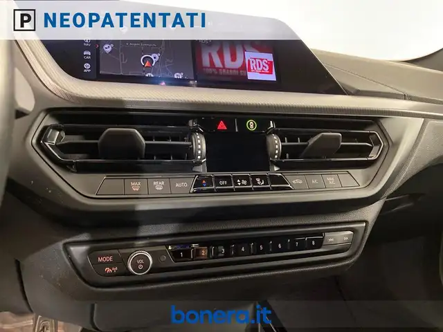 BMW 1 Series view 22
